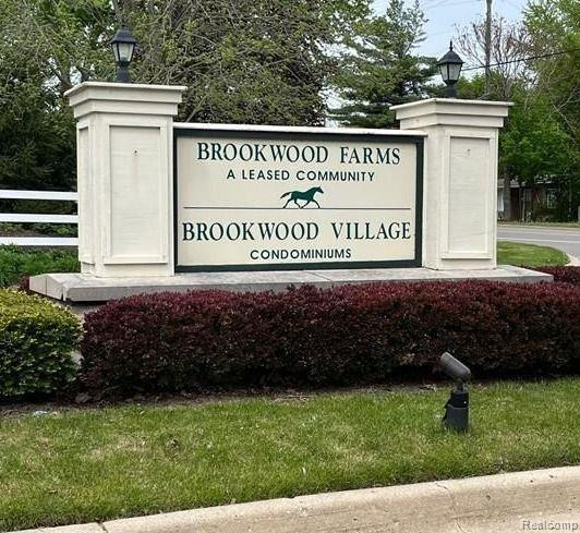 204 MAPLEWOOD, 4, South Lyon, MI 48178 — Photo 29