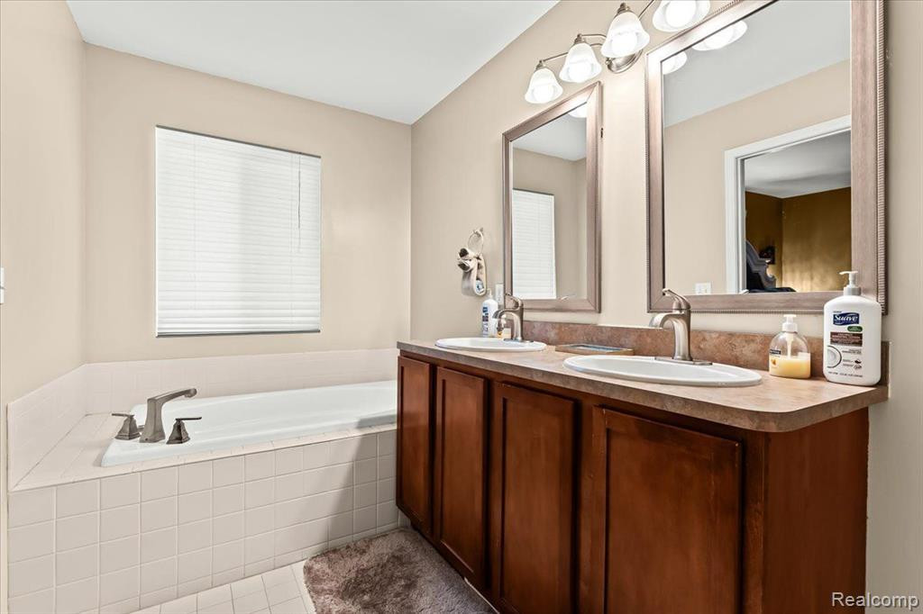 6084 CHESHIRE PARK Drive, Clarkston, MI — Photo 23