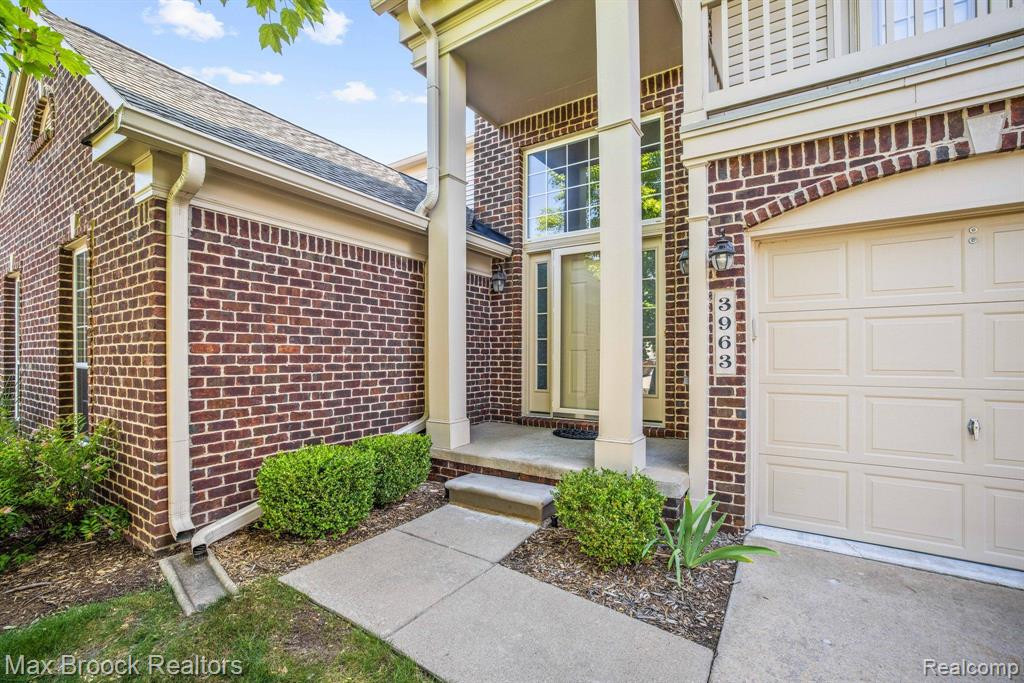 3963 RAVENSFIELD Drive, Canton, MI 48188 — Photo 2