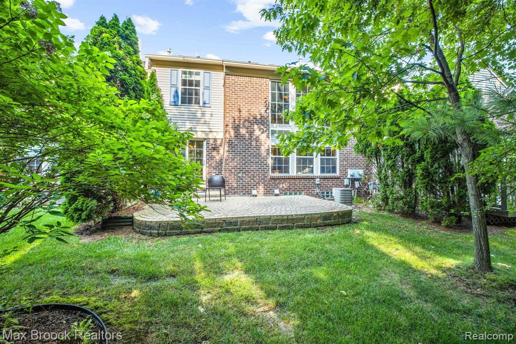 3963 RAVENSFIELD Drive, Canton, MI 48188 — Photo 4