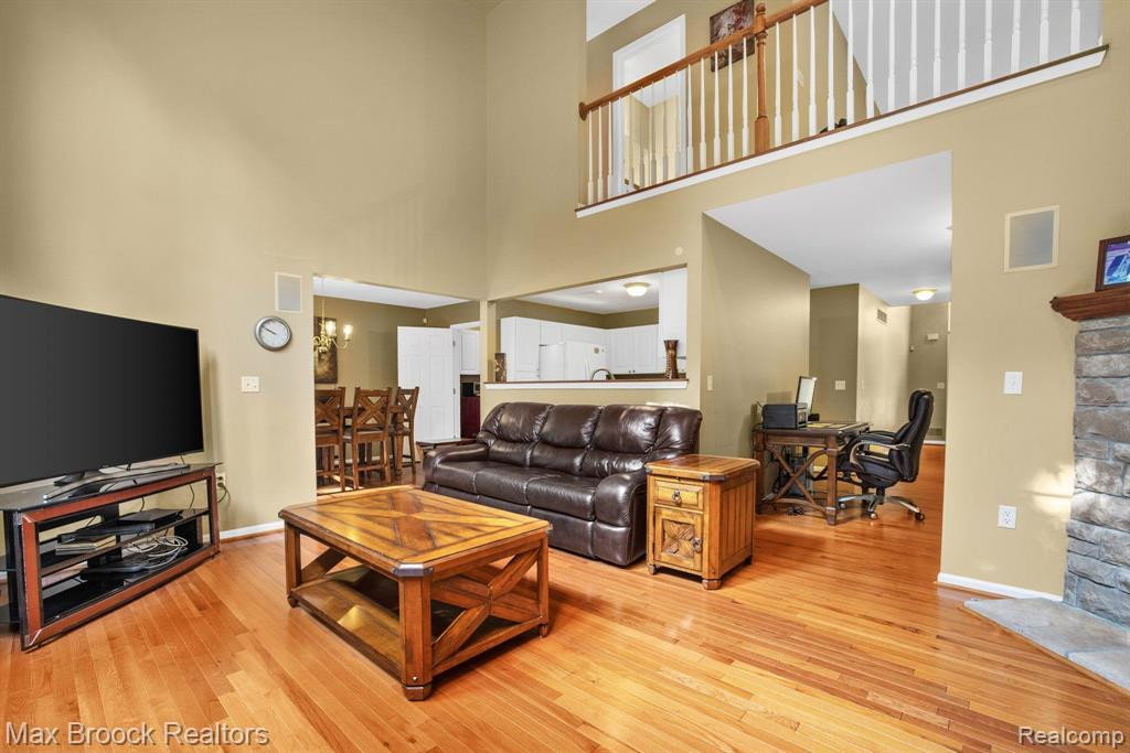 3963 RAVENSFIELD Drive, Canton, MI 48188 — Photo 8