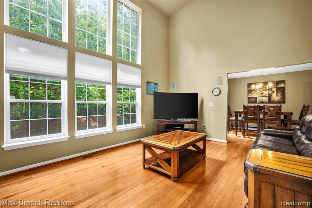 3963 RAVENSFIELD Drive, Canton, MI 48188 — Photo 9