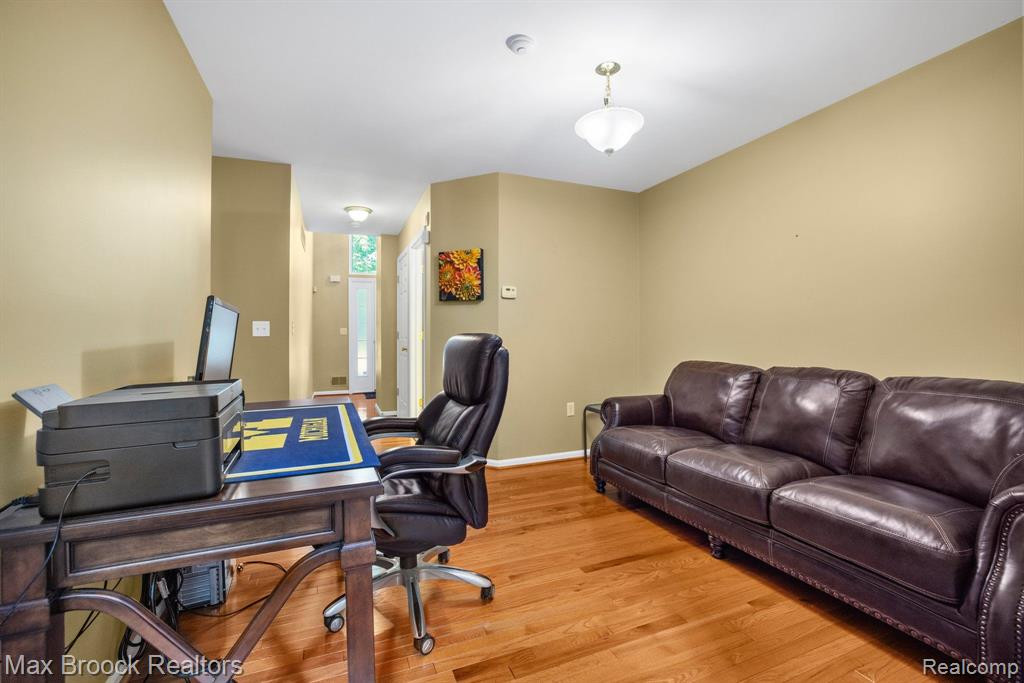 3963 RAVENSFIELD Drive, Canton, MI 48188 — Photo 15