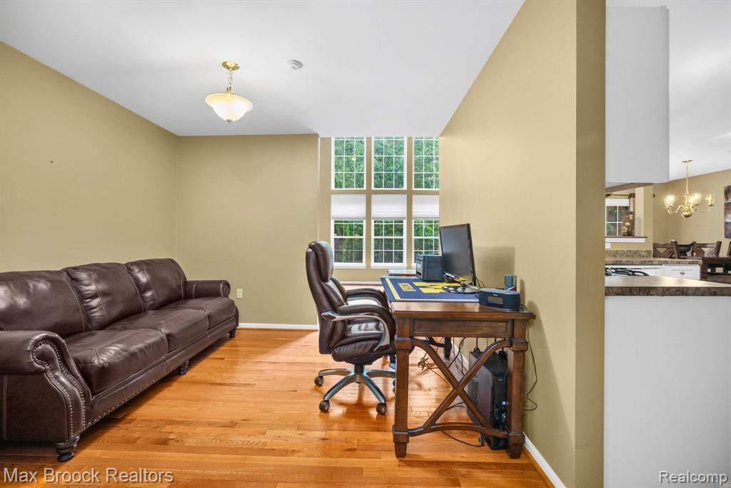 3963 RAVENSFIELD Drive, Canton, MI 48188 — Photo 16