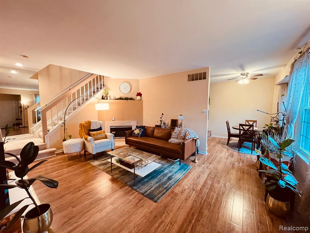29360 BREEZEWOOD, Farmington Hills, MI 48331 — Photo 4