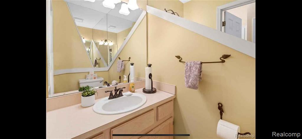 29360 BREEZEWOOD, Farmington Hills, MI 48331 — Photo 12