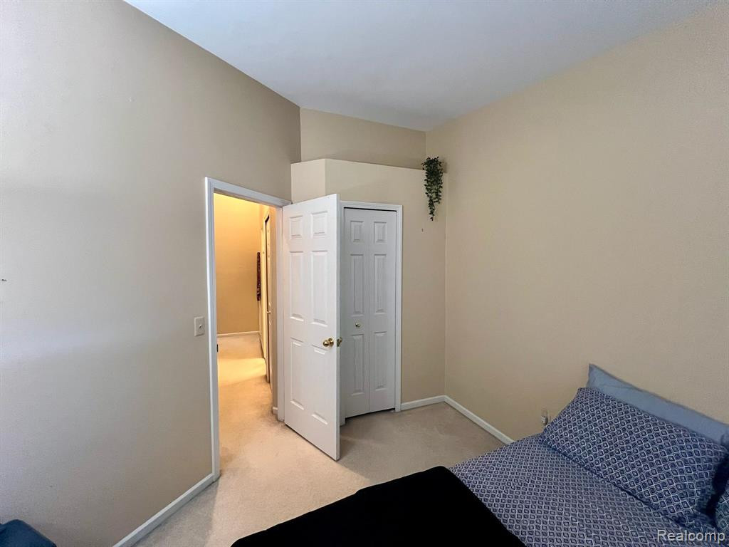 29360 BREEZEWOOD, Farmington Hills, MI 48331 — Photo 17
