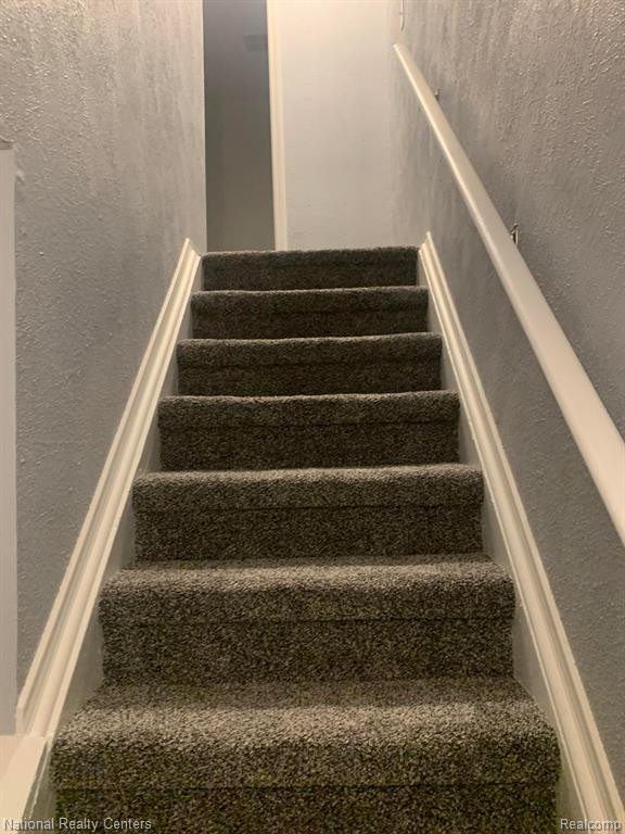 41284 N WOODBURY GREEN Drive, Belleville, MI 48111 — Photo 5