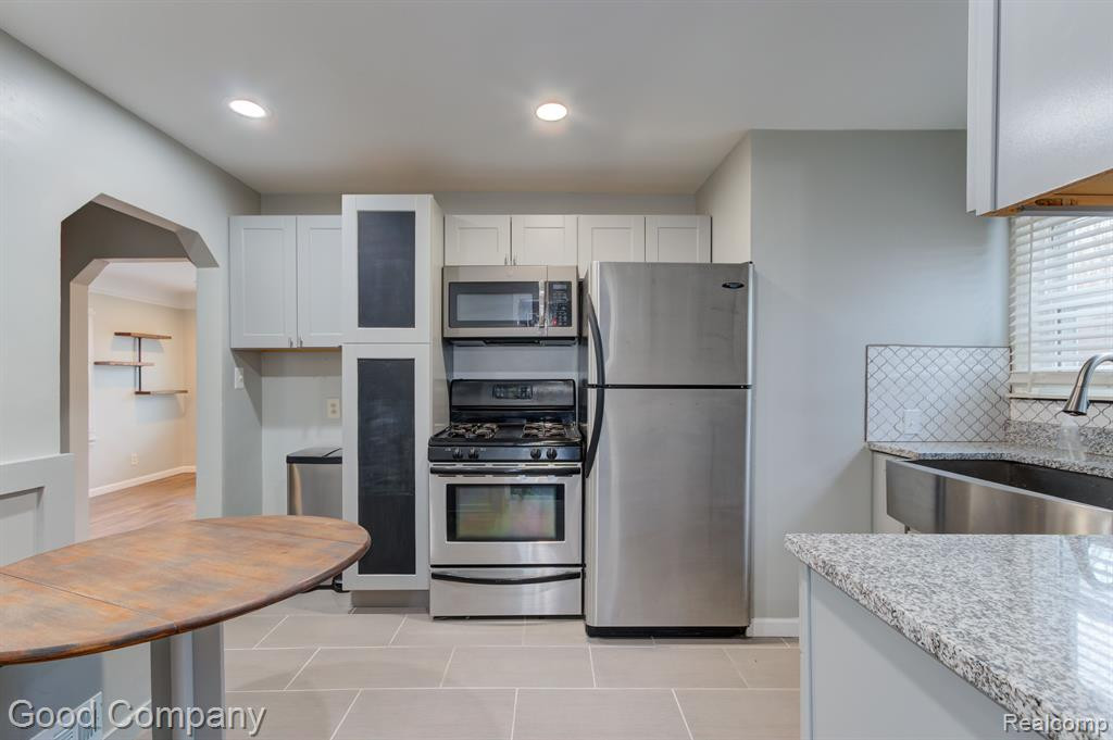 3991 STOLZENFELD Avenue, Warren, MI 48091 — Photo 9