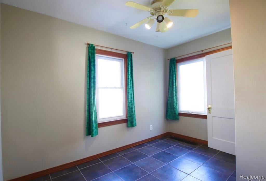 5994 DREXEL Street, Dearborn Heights, MI 48127 — Photo 10