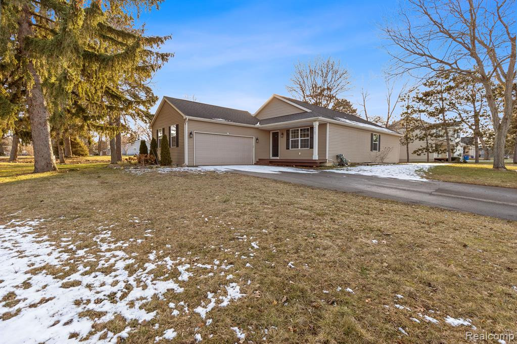 4165 SASHABAW Road, Waterford, MI 48329 — Photo 2