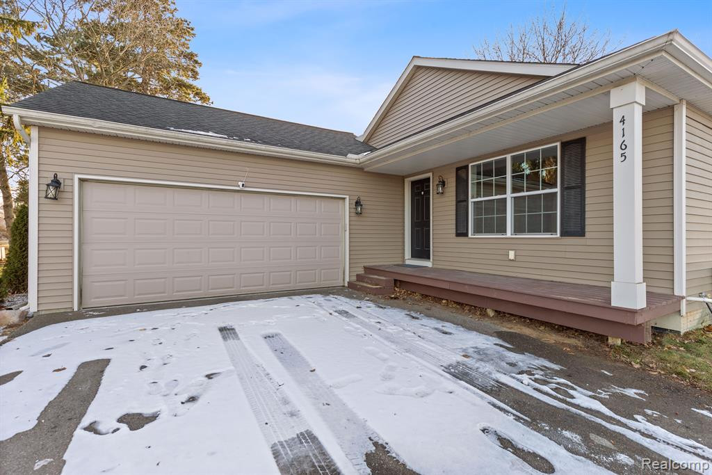 4165 SASHABAW Road, Waterford, MI 48329 — Photo 4