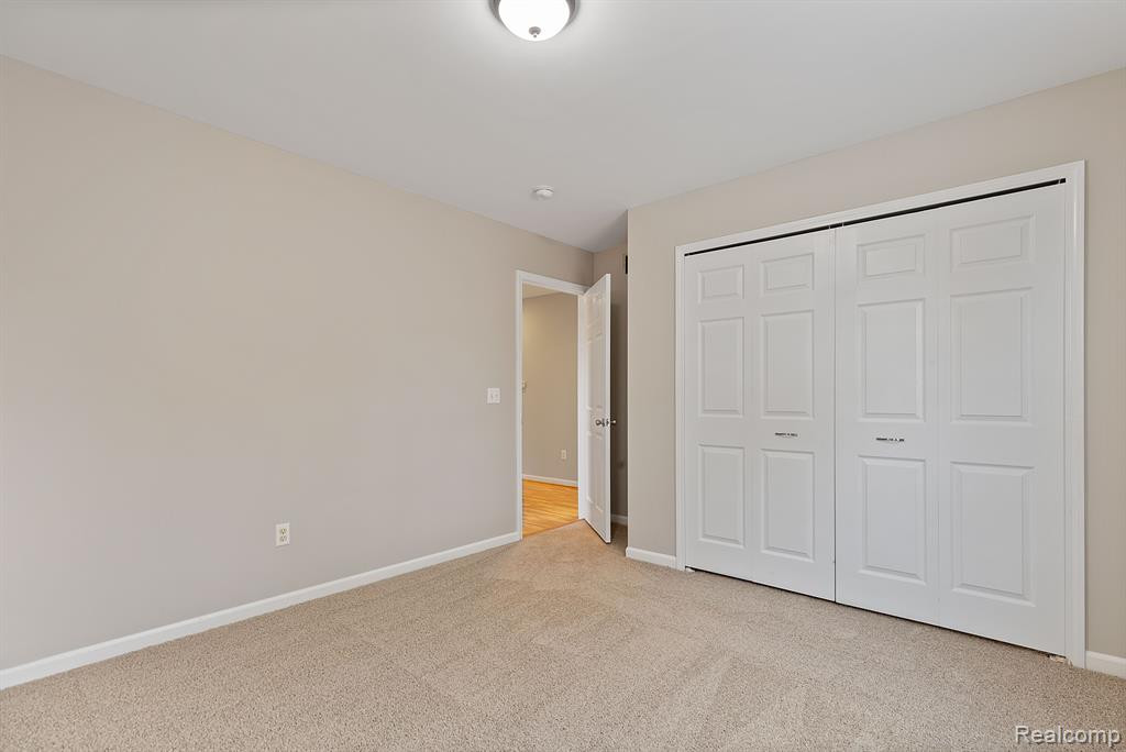 4165 SASHABAW Road, Waterford, MI 48329 — Photo 16