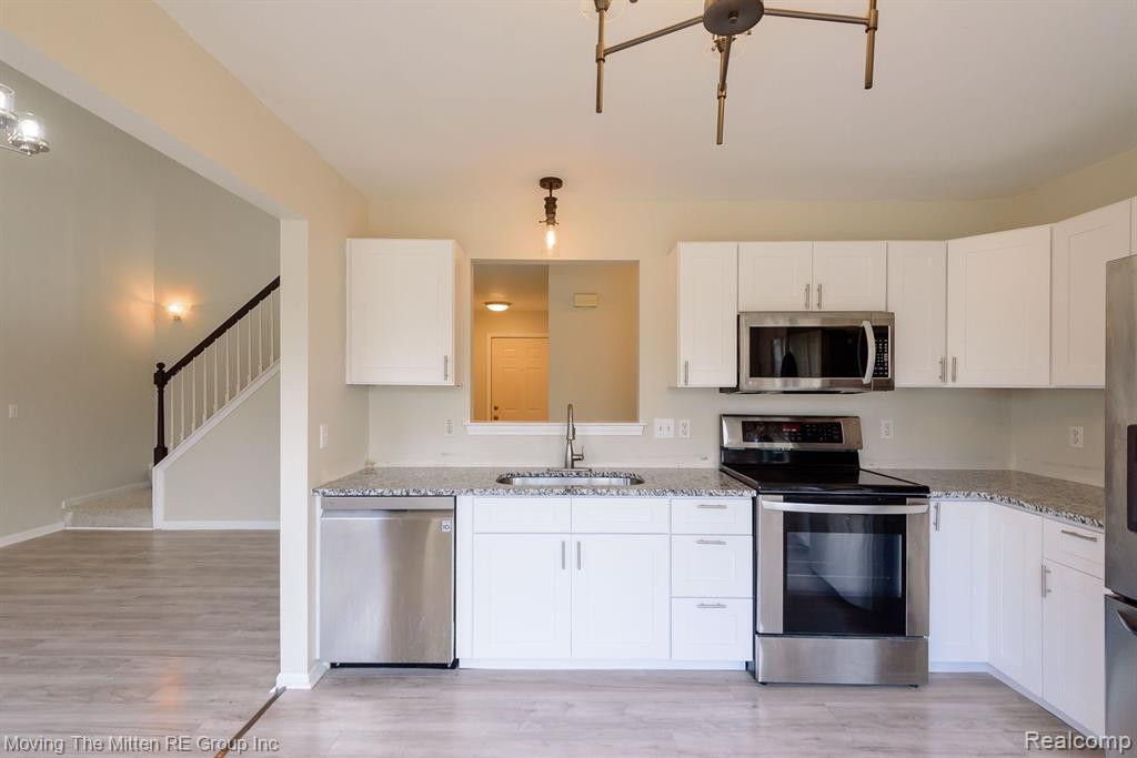 8938 IRONWOOD Drive, Van Buren, MI 48111 — Photo 8
