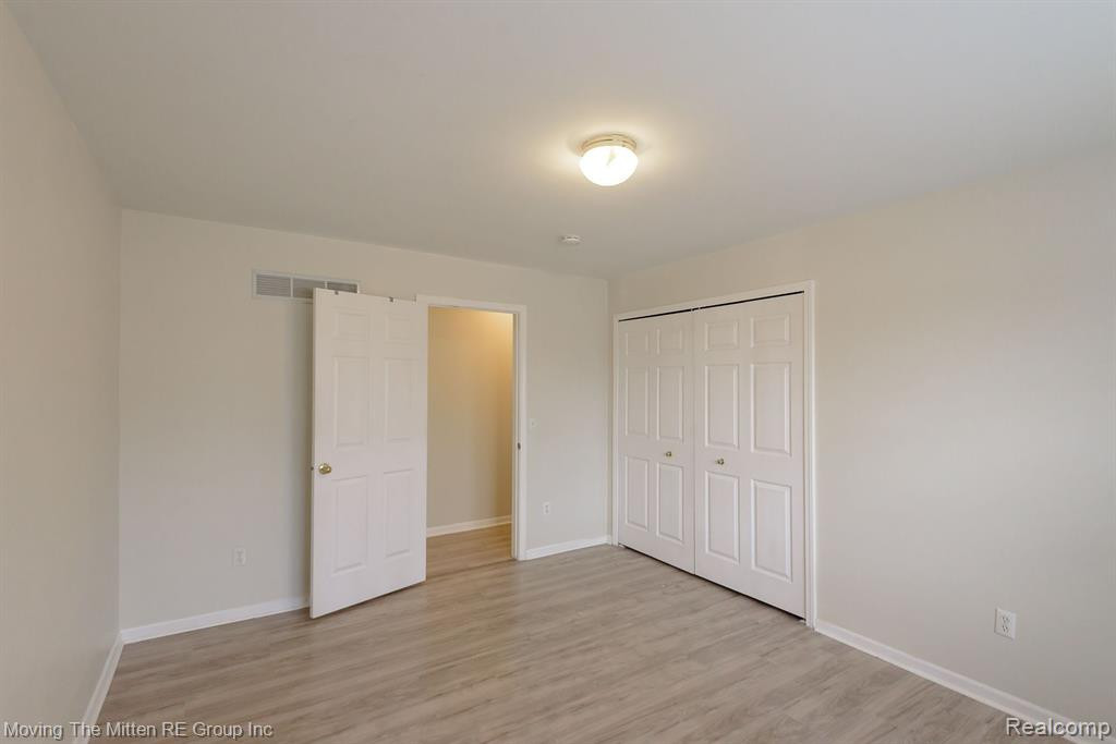 8938 IRONWOOD Drive, Van Buren, MI 48111 — Photo 10