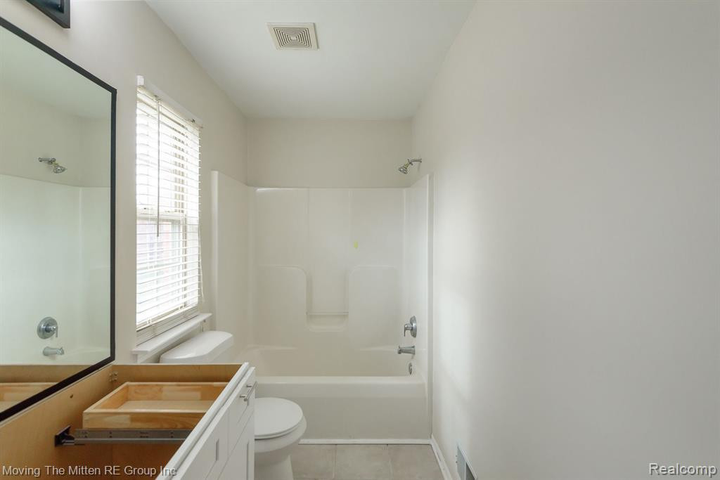 8938 IRONWOOD Drive, Van Buren, MI 48111 — Photo 13