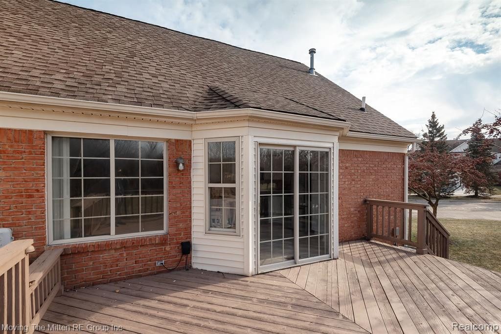 8938 IRONWOOD Drive, Van Buren, MI 48111 — Photo 27