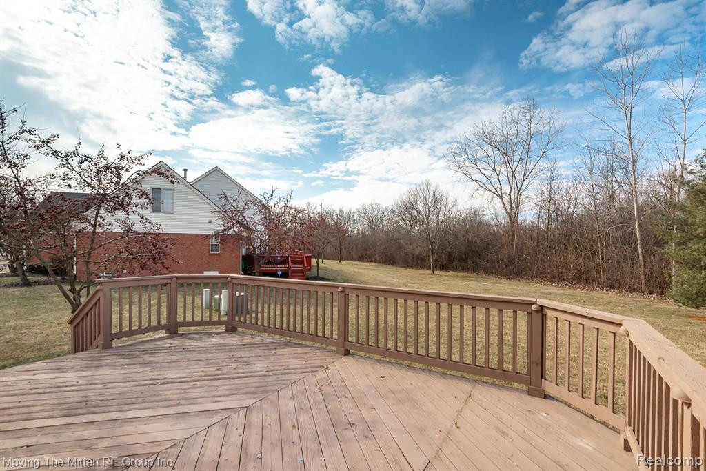 8938 IRONWOOD Drive, Van Buren, MI 48111 — Photo 28