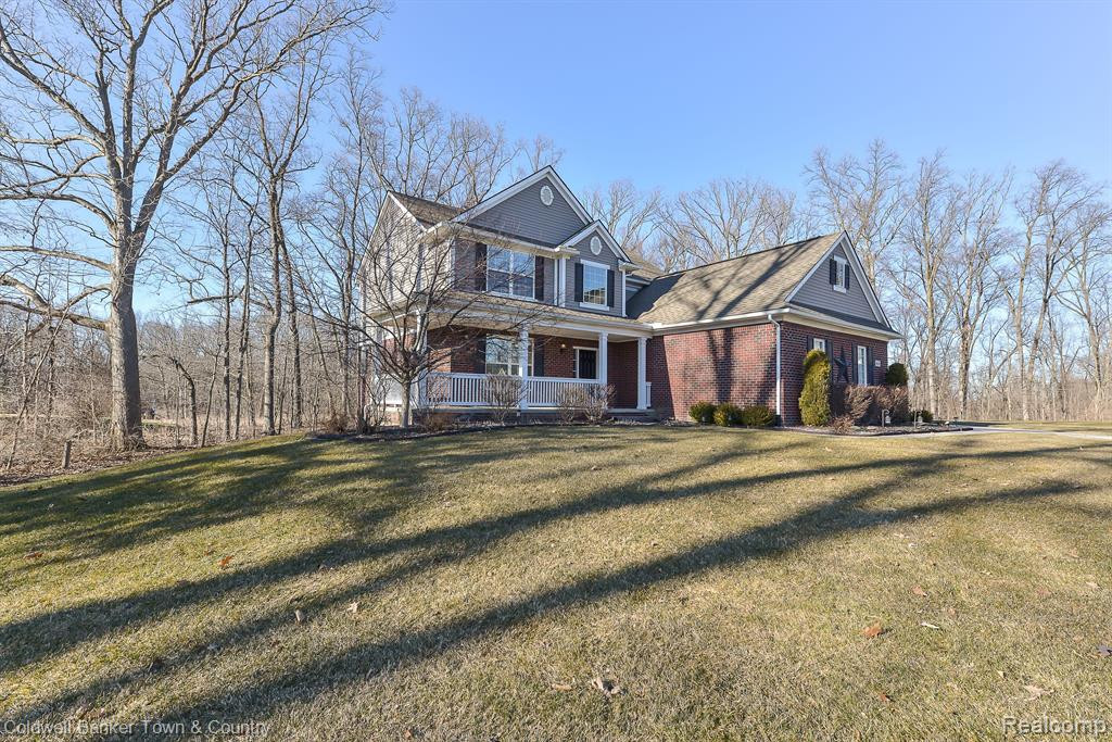 8630 GIOVANNI, Howell, MI 48855 — Photo 2