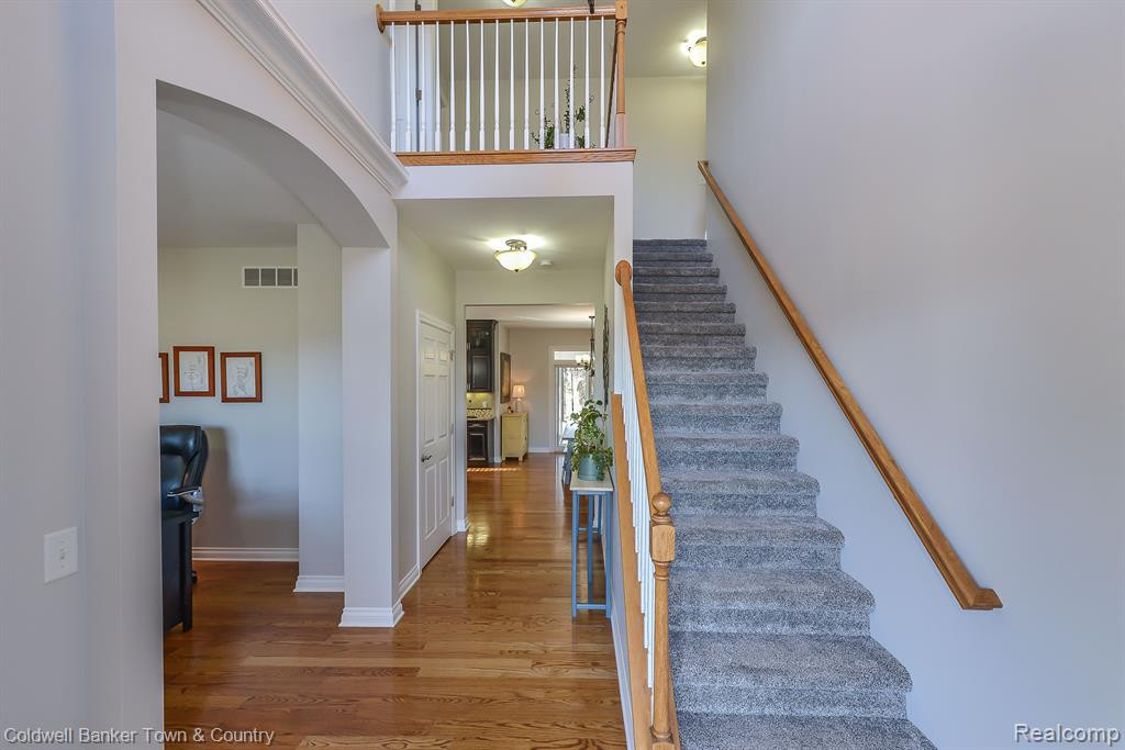 8630 GIOVANNI, Howell, MI 48855 — Photo 3