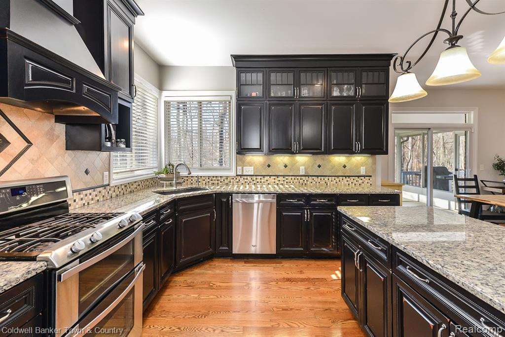 8630 GIOVANNI, Howell, MI 48855 — Photo 5