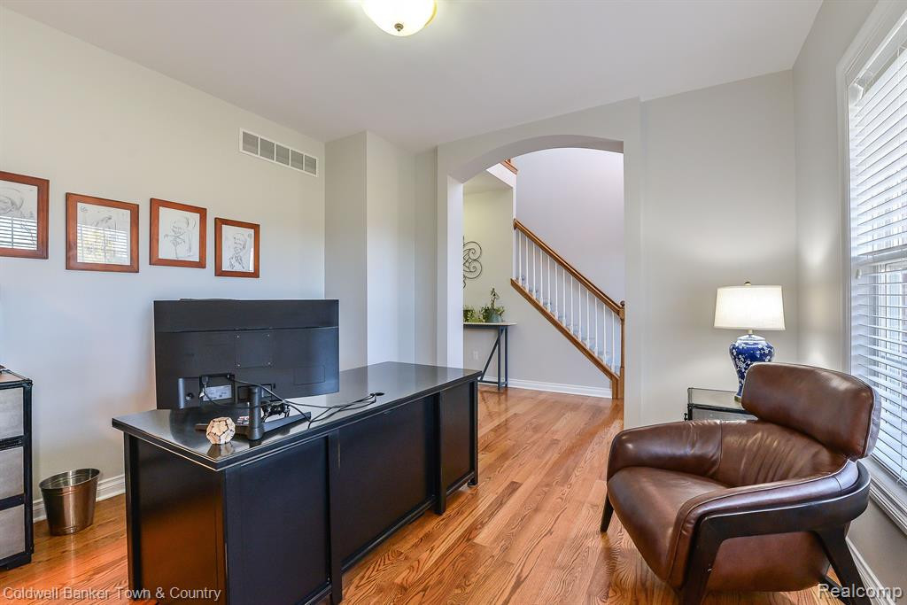 8630 GIOVANNI, Howell, MI 48855 — Photo 12