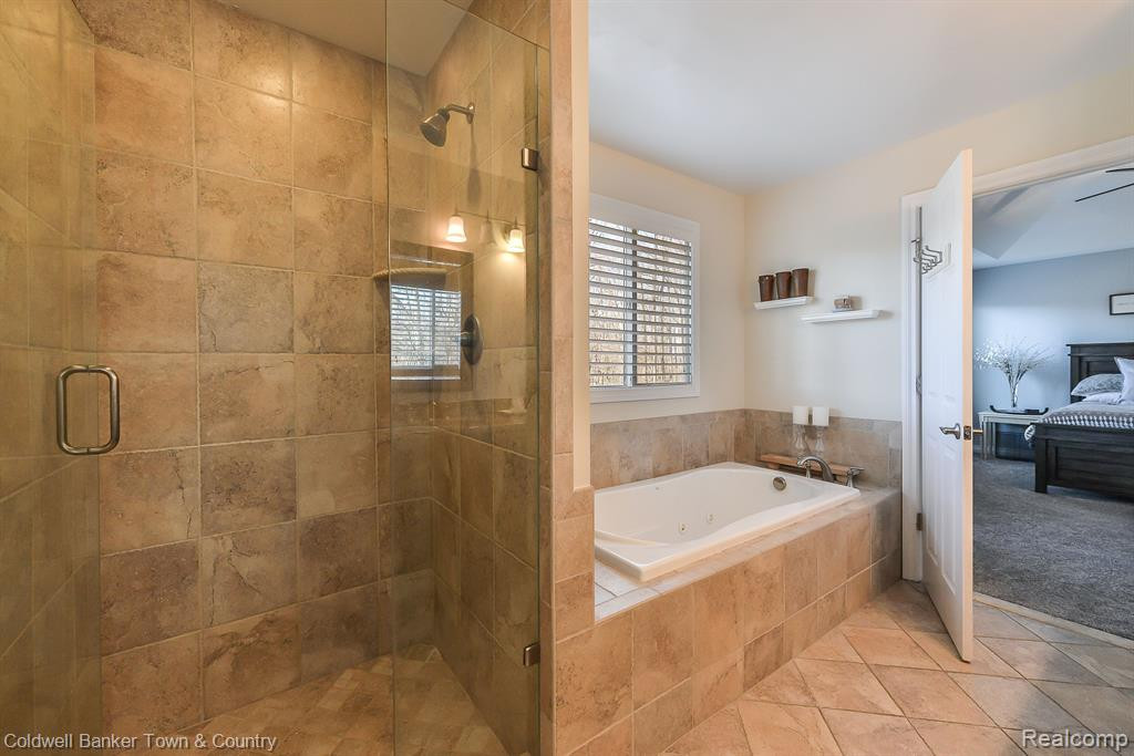 8630 GIOVANNI, Howell, MI 48855 — Photo 16