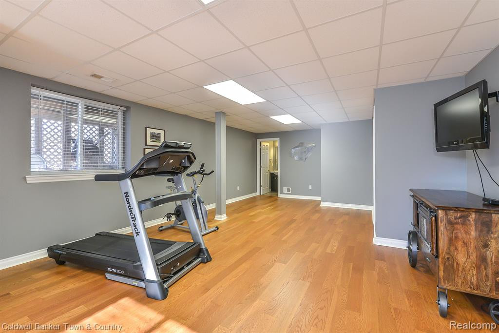 8630 GIOVANNI, Howell, MI 48855 — Photo 32