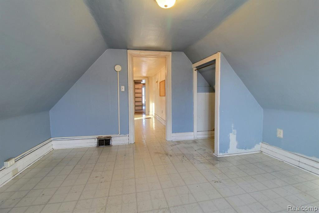 416 CHERRY Street, Wyandotte, MI 48192 — Photo 15