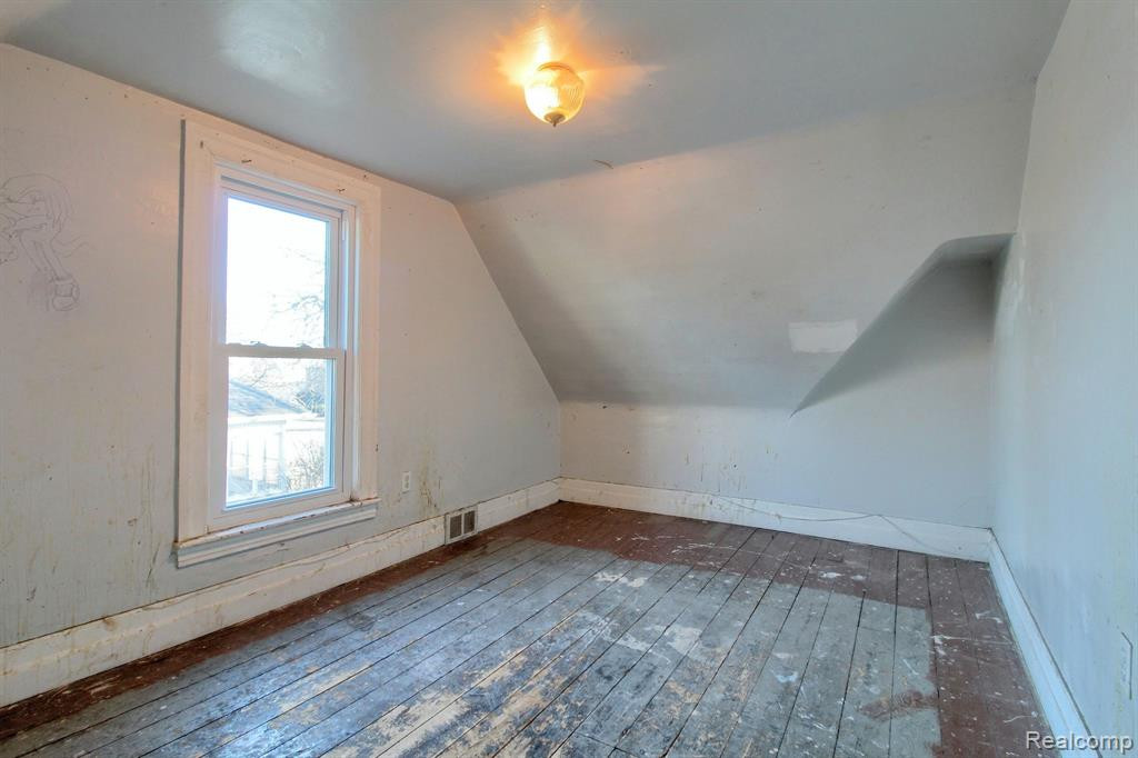 416 CHERRY Street, Wyandotte, MI 48192 — Photo 17