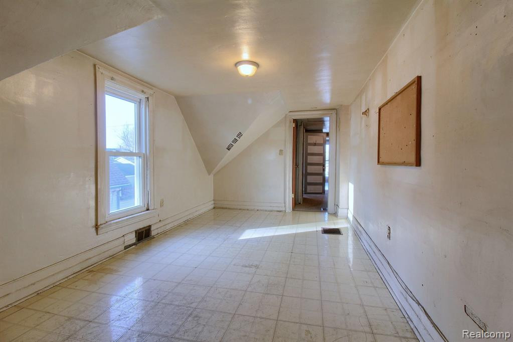 416 CHERRY Street, Wyandotte, MI 48192 — Photo 20