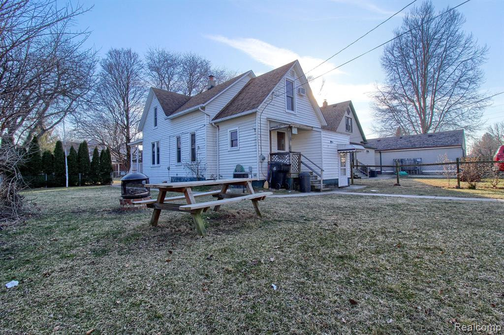 416 CHERRY Street, Wyandotte, MI 48192 — Photo 28