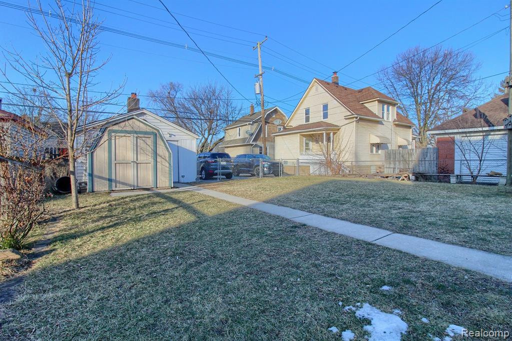 416 CHERRY Street, Wyandotte, MI 48192 — Photo 31