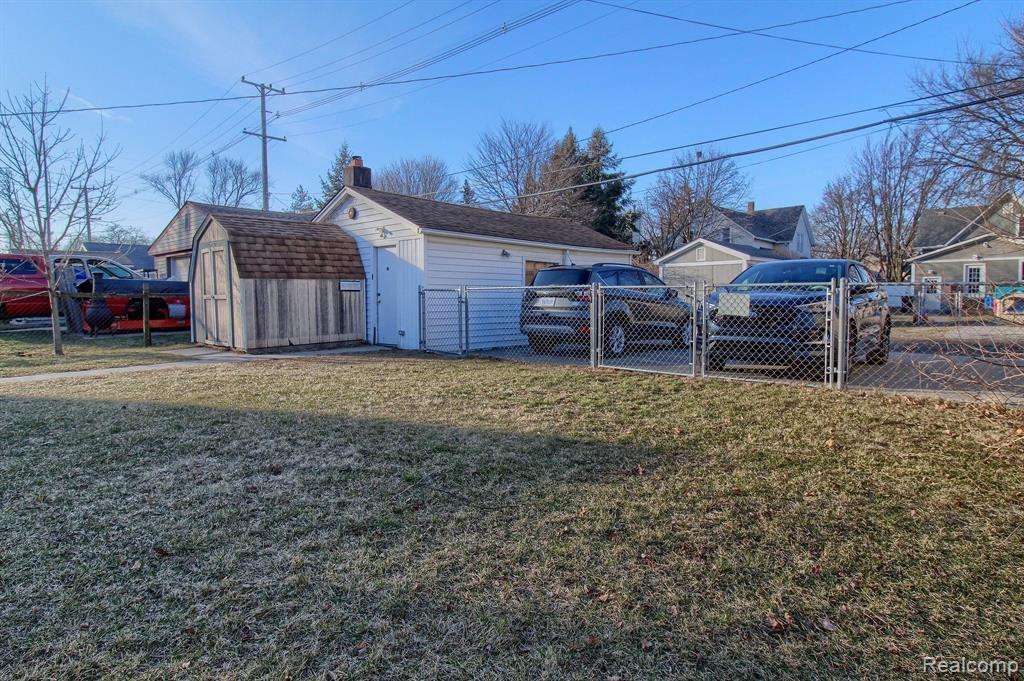 416 CHERRY Street, Wyandotte, MI 48192 — Photo 32