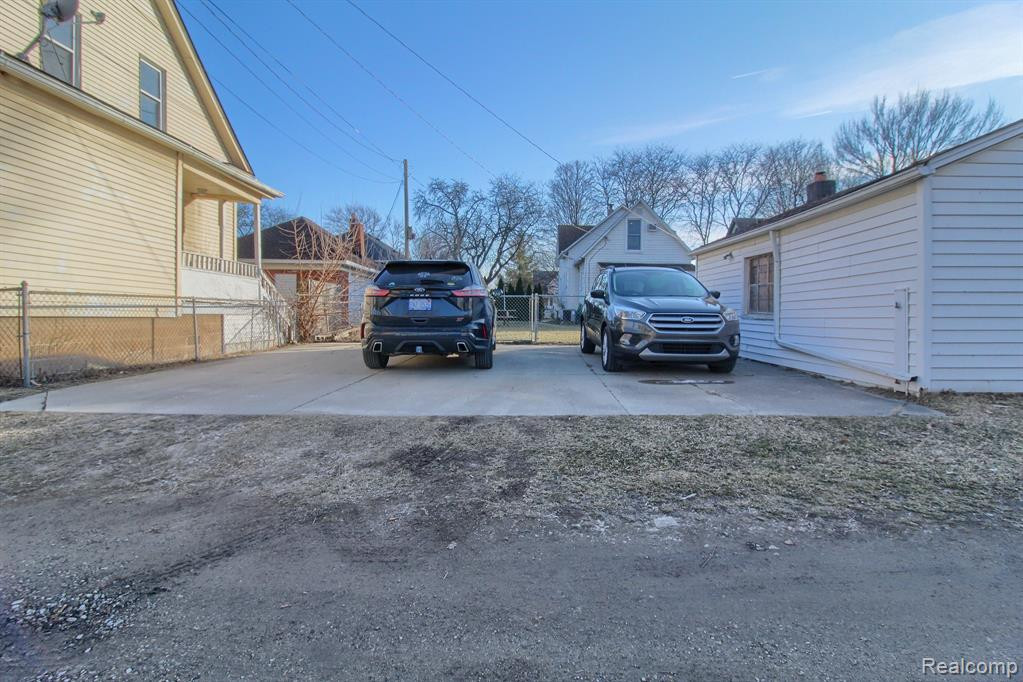 416 CHERRY Street, Wyandotte, MI 48192 — Photo 34