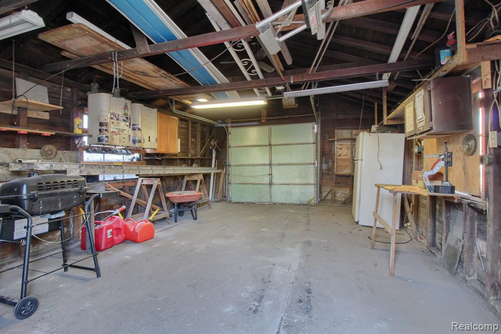 416 CHERRY Street, Wyandotte, MI 48192 — Photo 36