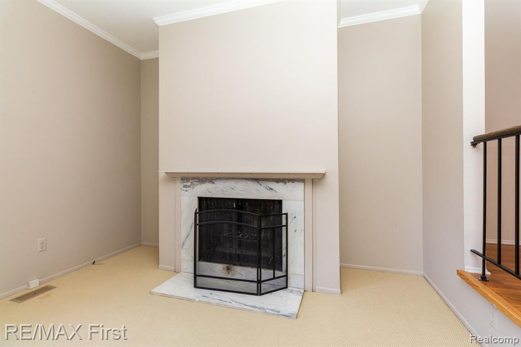 5709 WHITFIELD Drive, Troy, MI 48098 — Photo 9