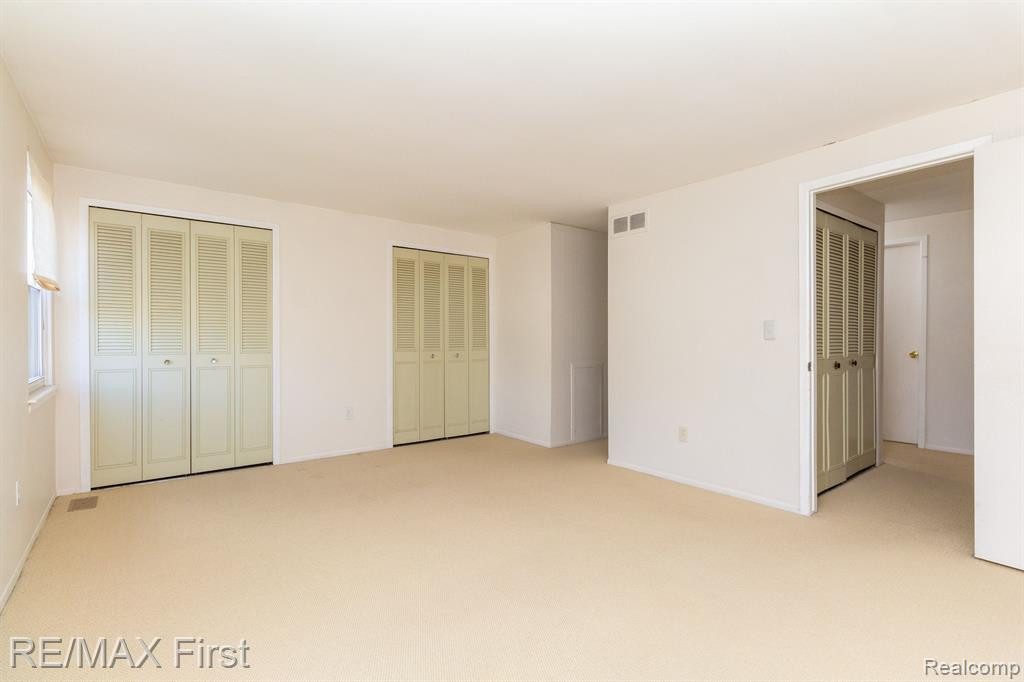 5709 WHITFIELD Drive, Troy, MI 48098 — Photo 16