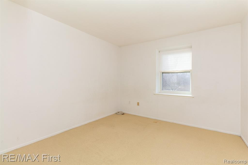 5709 WHITFIELD Drive, Troy, MI 48098 — Photo 20