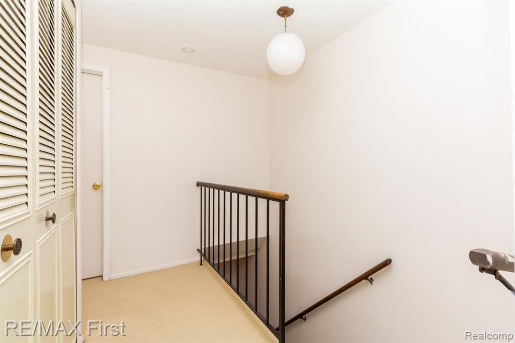 5709 WHITFIELD Drive, Troy, MI 48098 — Photo 24
