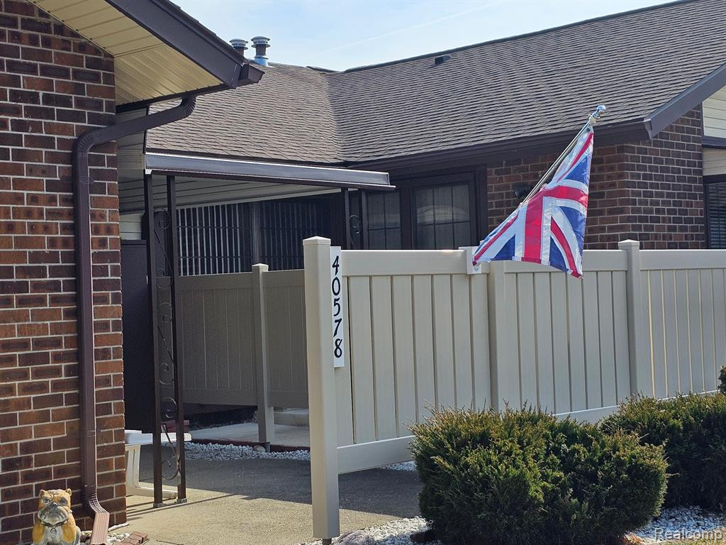 40578 Newport, Plymouth, MI 48170 — Photo 2