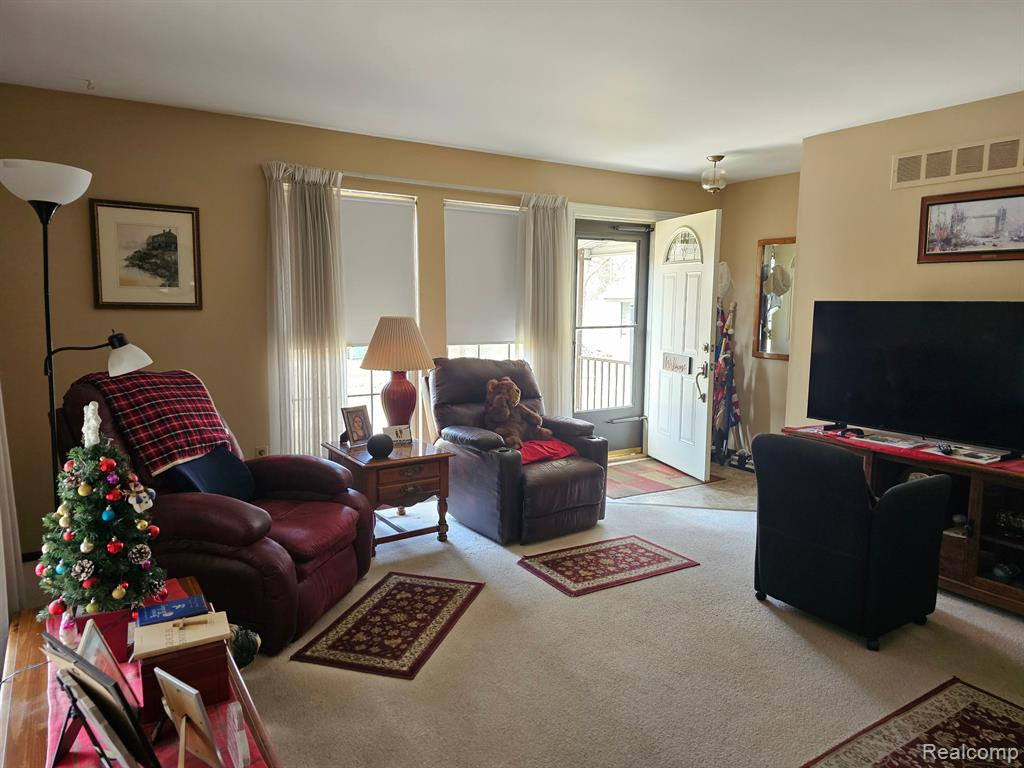 40578 Newport, Plymouth, MI 48170 — Photo 5