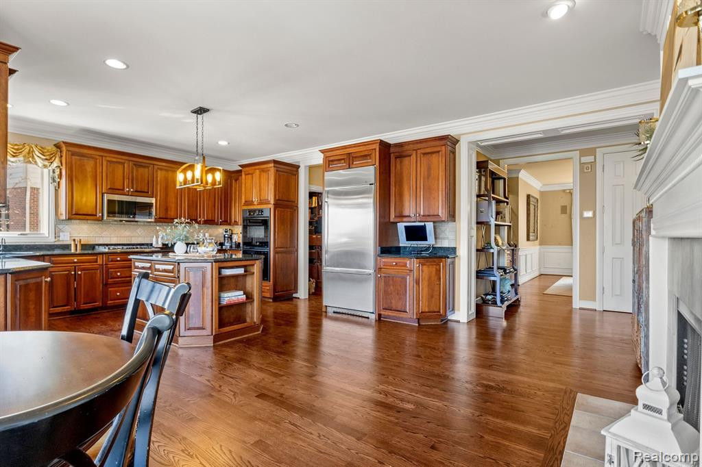 48310 MANORWOOD Drive, Northville, MI 48168 — Photo 17