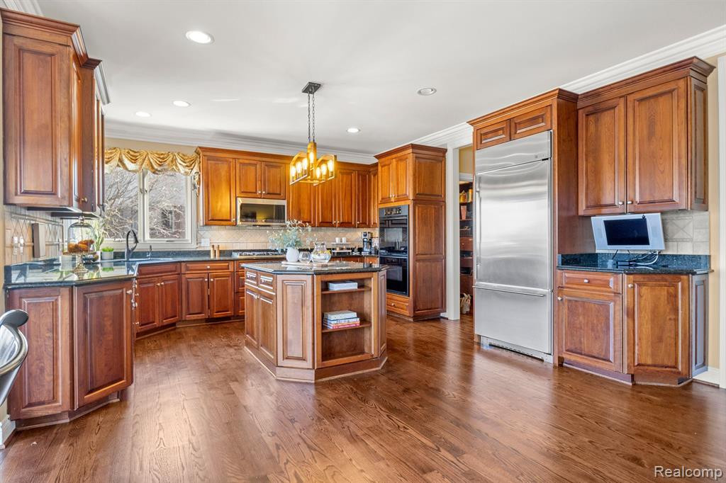 48310 MANORWOOD Drive, Northville, MI 48168 — Photo 18