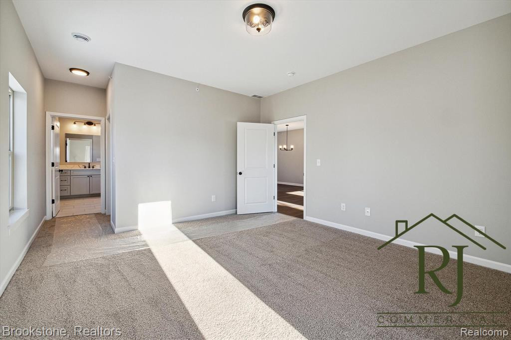 638 POINTE Drive, Walled Lake, MI 48390 — Photo 5