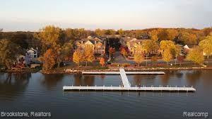 638 POINTE Drive, Walled Lake, MI 48390 — Photo 11