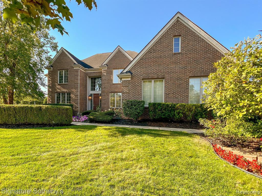 17464 WILLIAMSBURG, Northville, MI 48168 — front exterior