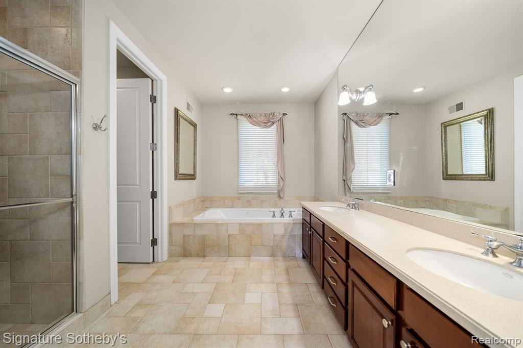 17464 WILLIAMSBURG, Northville, MI 48168 — Photo 10
