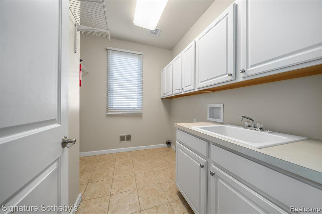 17464 WILLIAMSBURG, Northville, MI 48168 — Photo 12