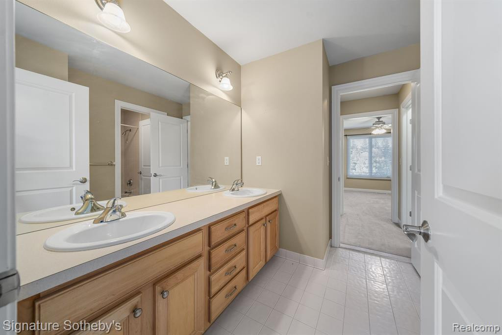 17464 WILLIAMSBURG, Northville, MI 48168 — Photo 17
